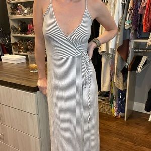 SLIMMING BLACK & WHITE COTTON WRAP DRESS